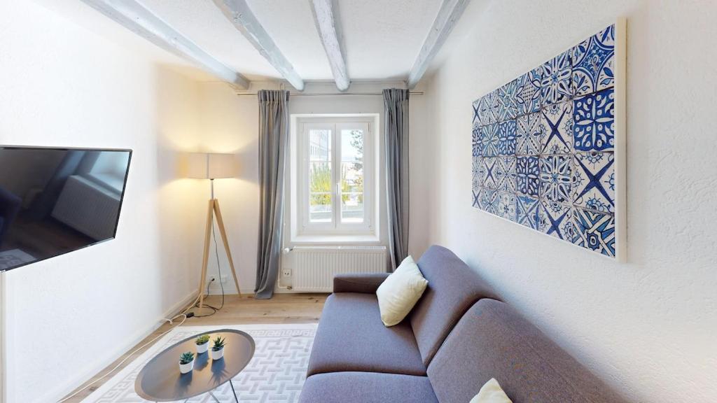 Bright & Modern 1-Bed Apt- Next to Public Transport RN18-2 - 1