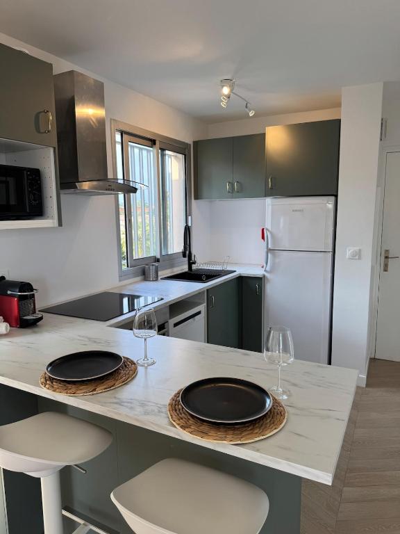 3-room apartment in Antibes - Swimming pool - Sea view - 3