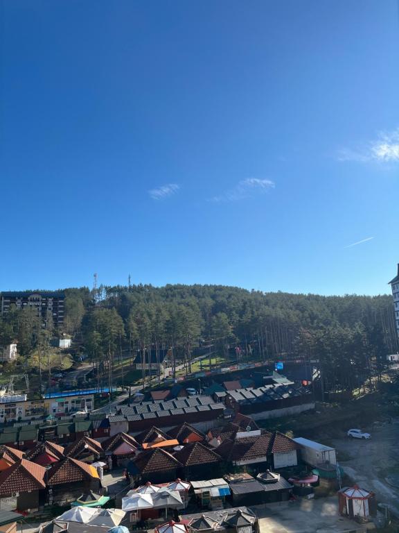 Balkan,Sunny, Cozy, New - 2