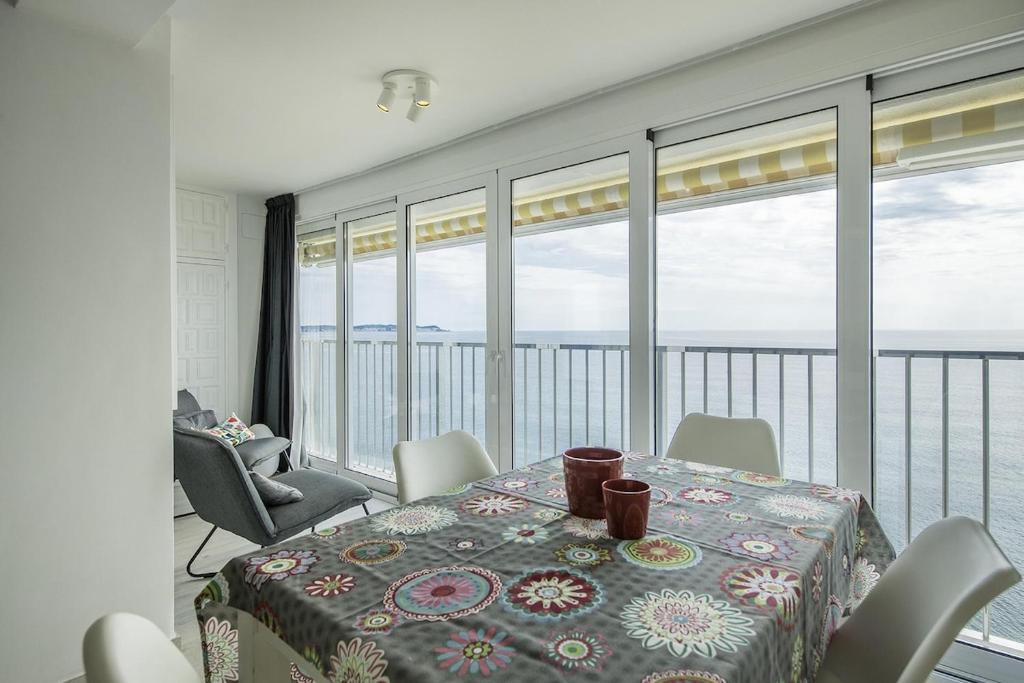 Elegante apartamento con vistas frontales al mar en Platja d'aro - 4
