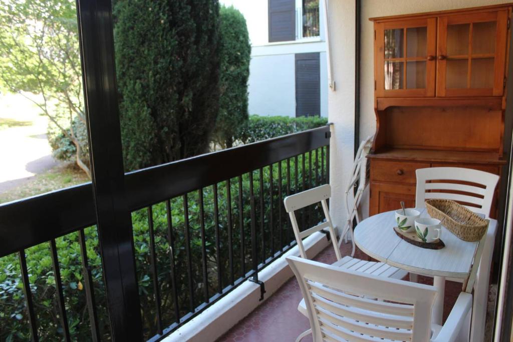 Appartement T2 avec terrasse et parking à 400 m du Port - 4RS207 - 2