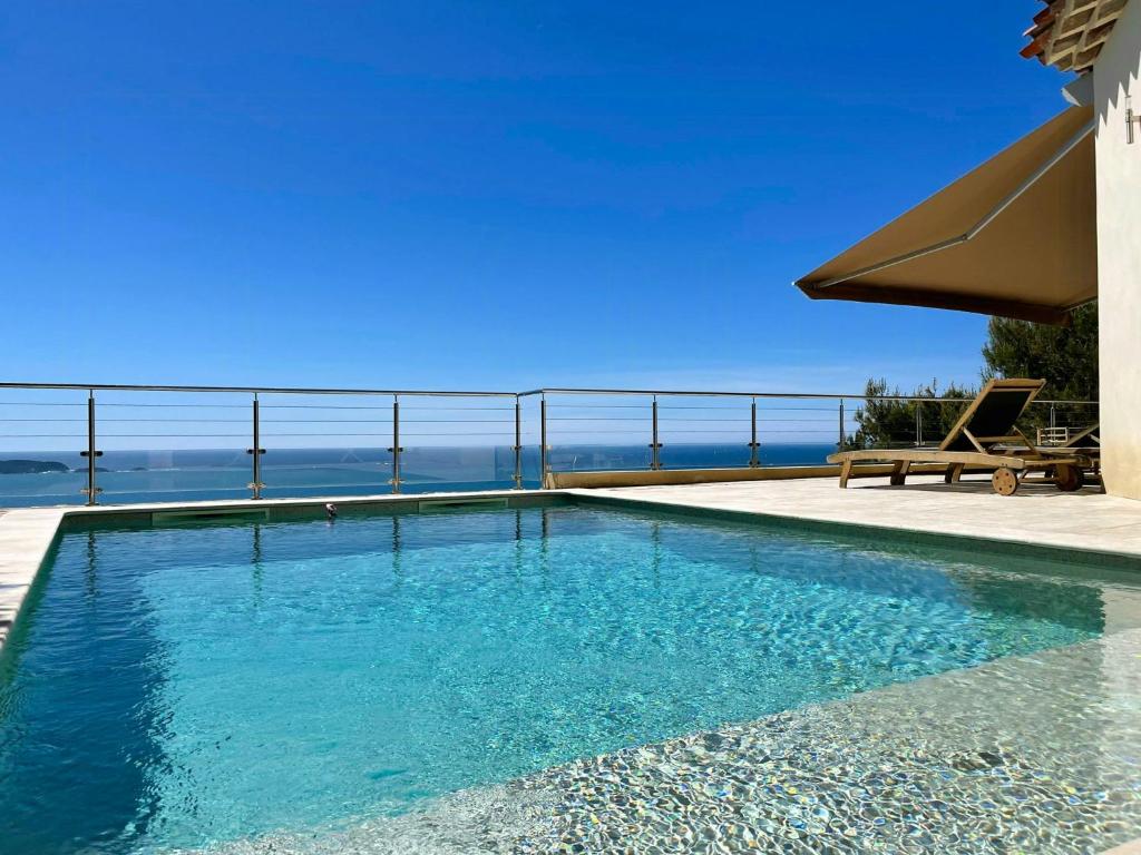 Sea View Villa In Carqueiranne - 2