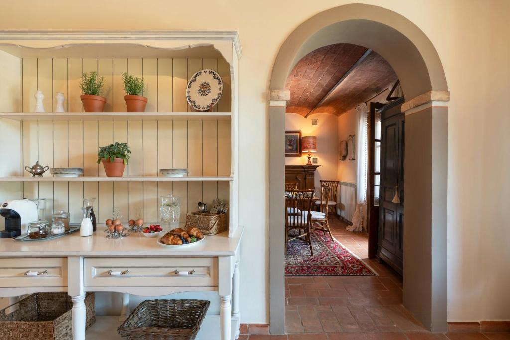 Villa With Pool In The Heart Of Tuscany - 2