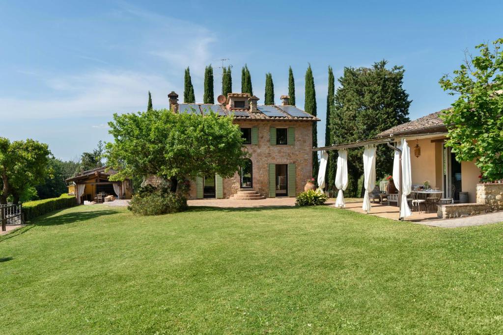 Villa With Pool In The Heart Of Tuscany - 1
