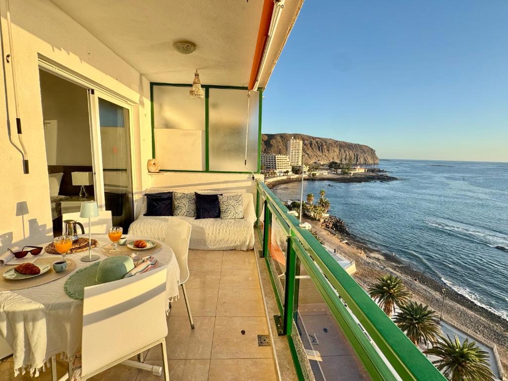 NEW THE TERRACE BY THE SEA -Infinity views & Aircond- Comodoro, Los Cristianos, Tenerife - 3
