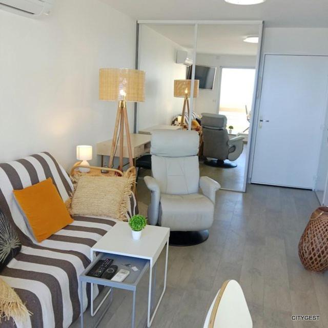 Superbe T2 parking wifi climatisé face Mer et Piscine - 4 Etoiles - 2