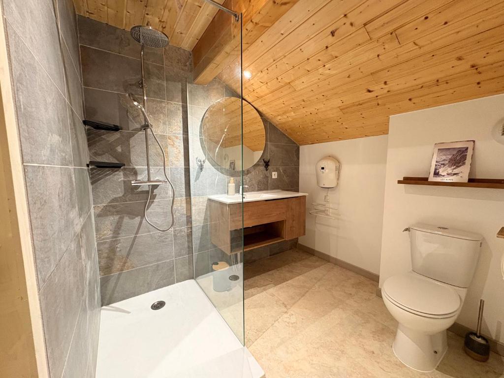 Chalet rénové, charme montagnard et confort moderne - 5