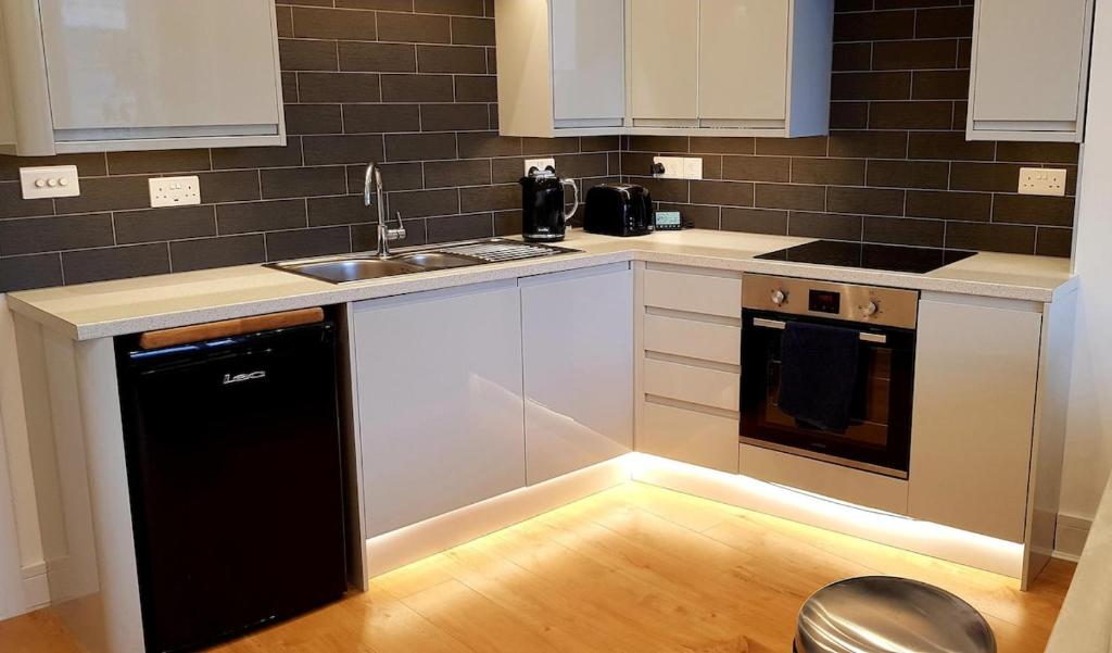 Stylish Beachside Flat, Swanage photo 6