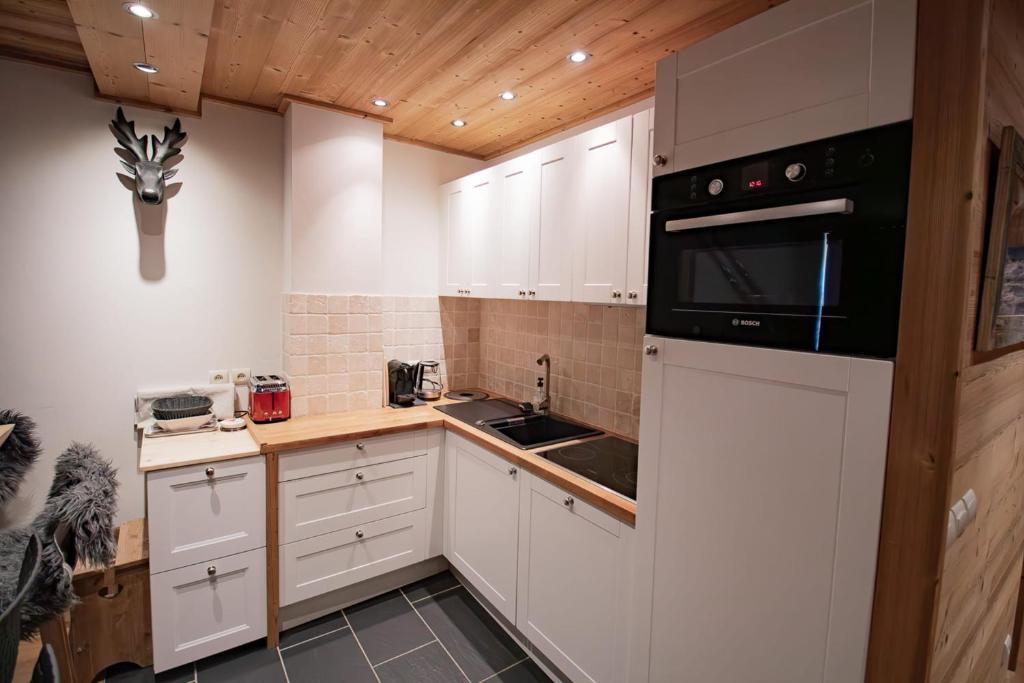 Superb bright and spacious apartment in the heart of Val d'Isère - 4