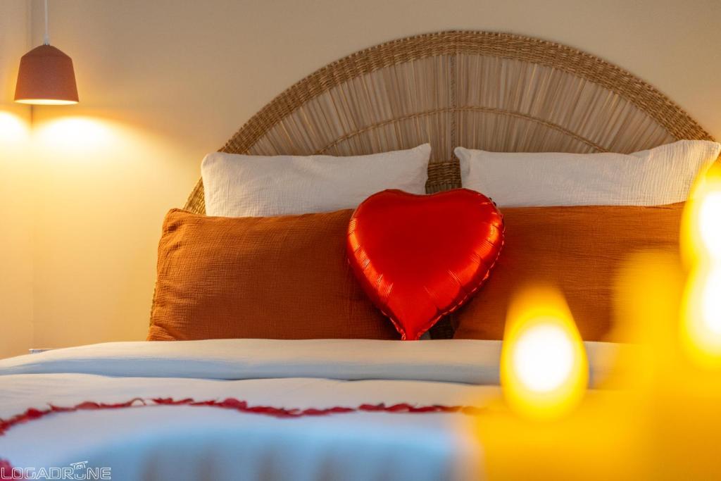 La Cadurcienne "Love room" jacuzzi & pièce secrète Cahors centre historique - 1