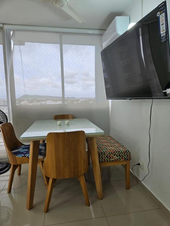 Apartamento Cómodo y Residencial con parqueo - 3
