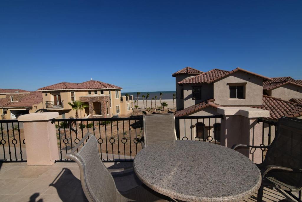 El Dorado Ranch San Felipe Rental Condo - Steps to the beach - 1