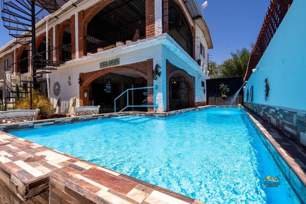 Huge Family 5 bedroom sleeps 16 with private pool home - 1