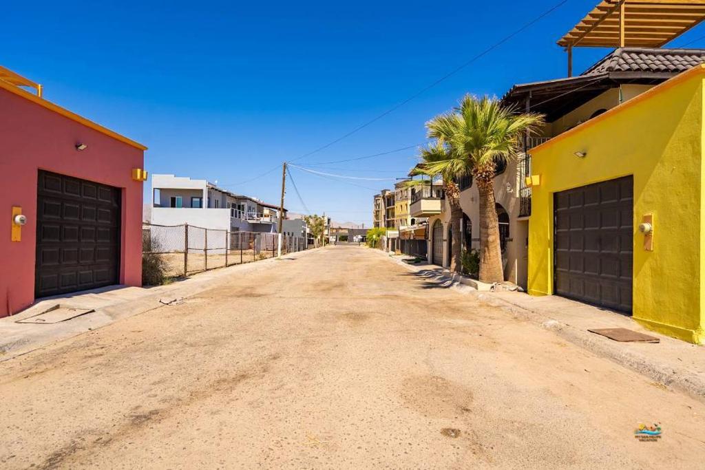 San Felipe downtown rental Condo - Steps to the Beach. Walk to Malecon - 4