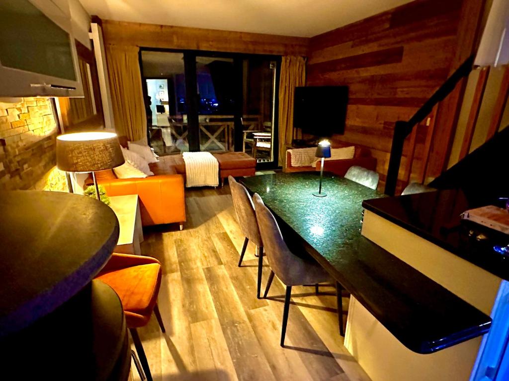 Les Ecureuils Squirrel Lodge - 2