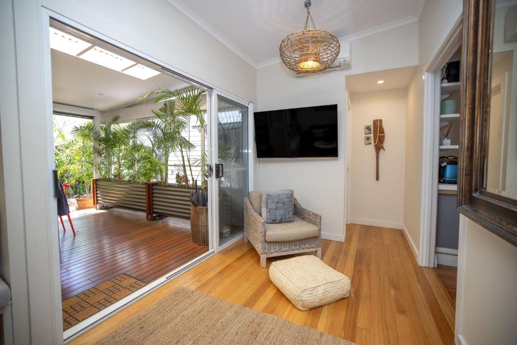 Shared lounge/TV area