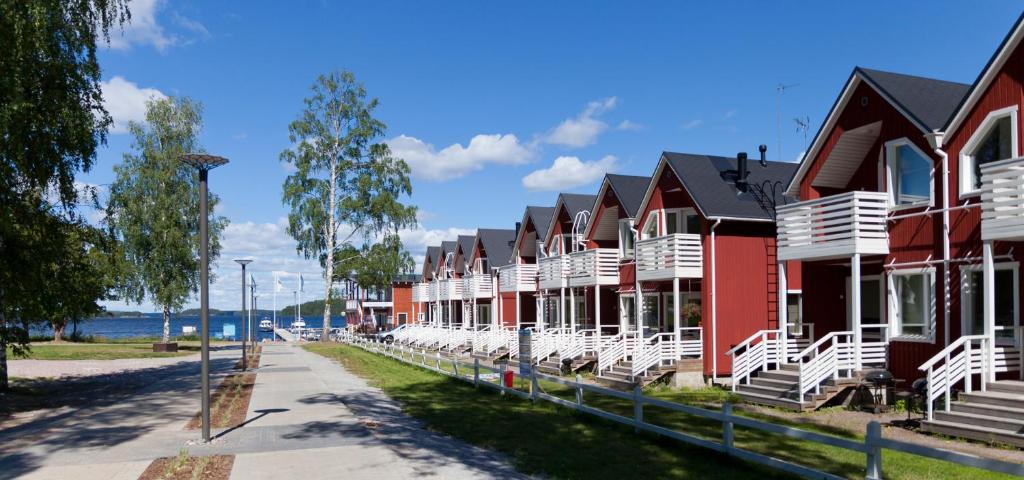Holiday Houses Saimaa Gardens — Hotel in Joutseno