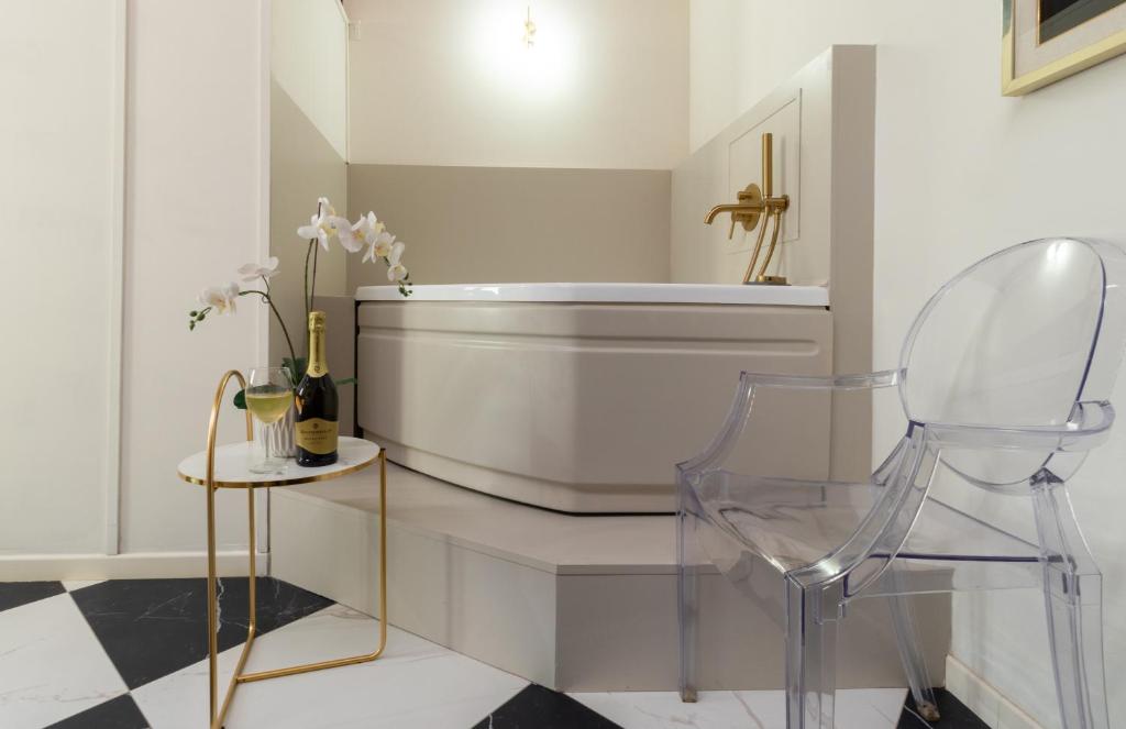 TEATRUM LOFT Teatro Galli -Jacuzzi in camera - 4