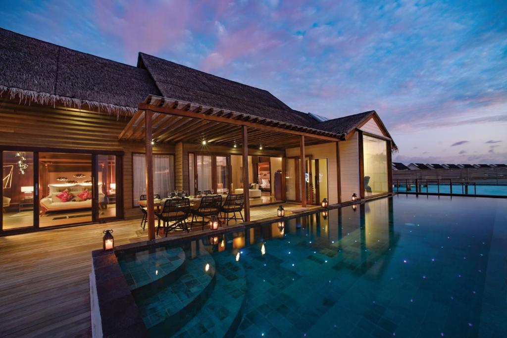 OZEN LIFE MAADHOO - Luxury All Inclusive with Free Transfers — Swimming pool in Kaafu Atoll, Kaafu
