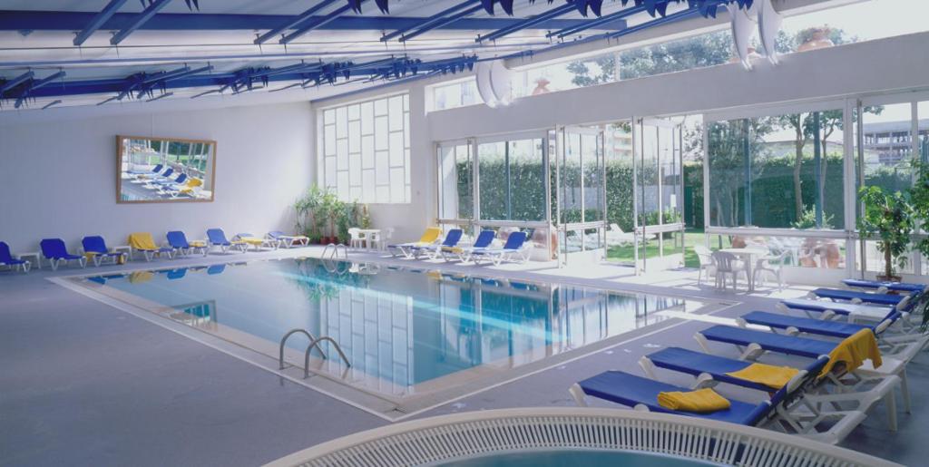 Golden Tulip Exterior