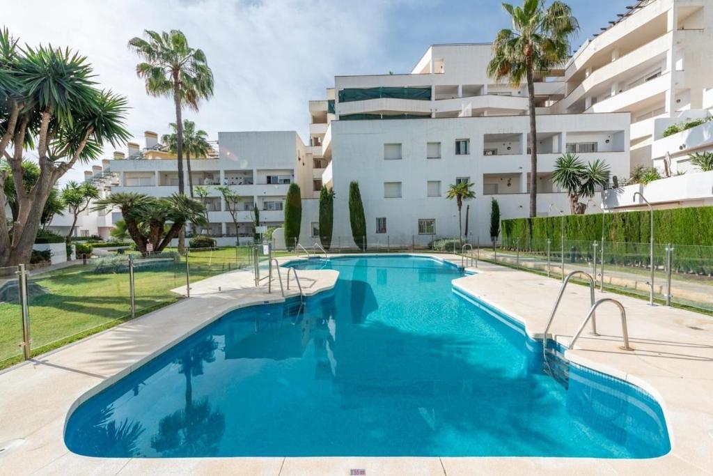 Modern ground floor with private garden in Nueva Andalucía - 2