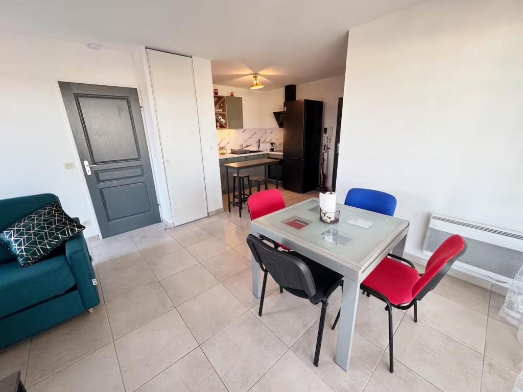 Appartement Lumineux 4 Pers avec Clim et grande Terrasse - 4