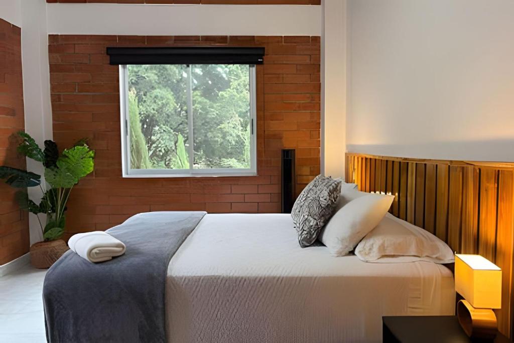 Casa Palos Altos; Poblado; 6 min de Provenza; - 5