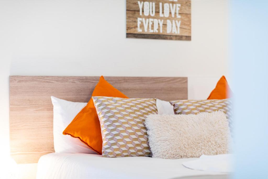 Oshun Sanchinarro Seasonal Living Lofts - 5