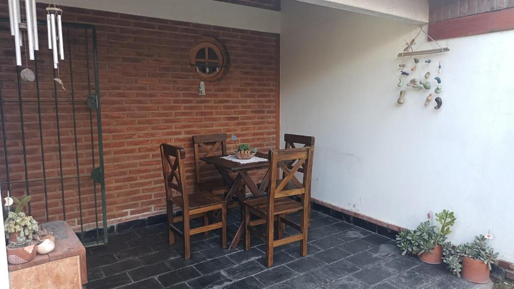 CASA 5 PERS-500 mts PLAYA EXCELENTE UBICACION RESIDENCIAL - 4