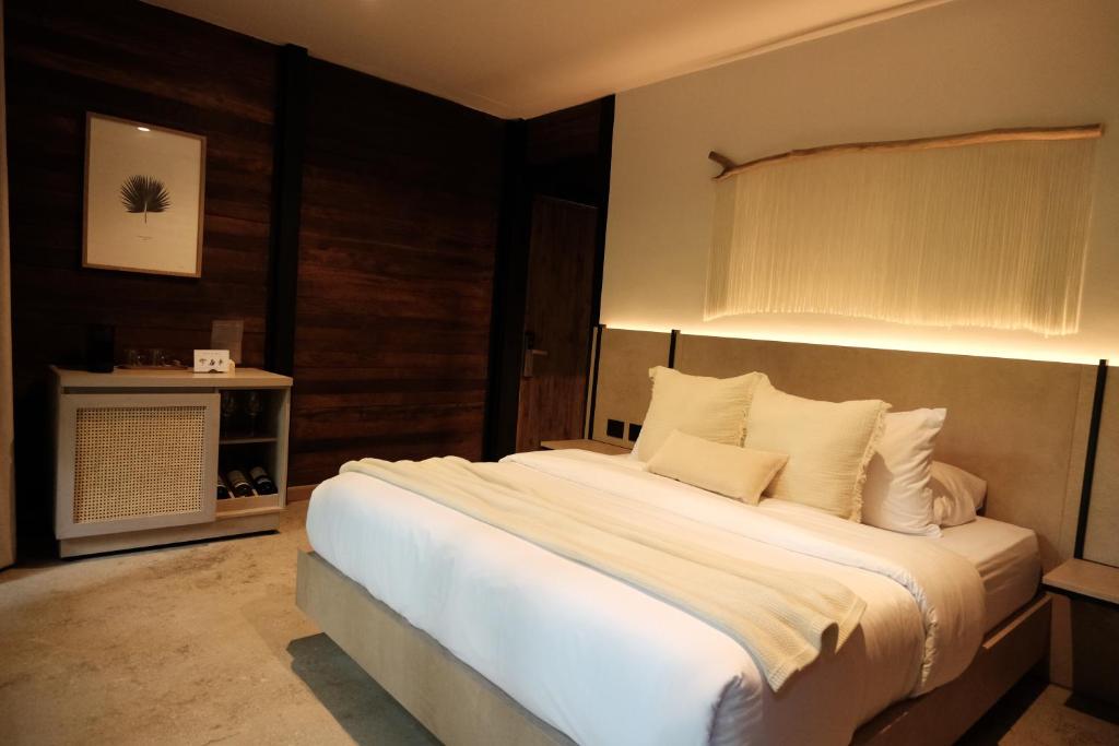 Isla Clara Hotel - 2