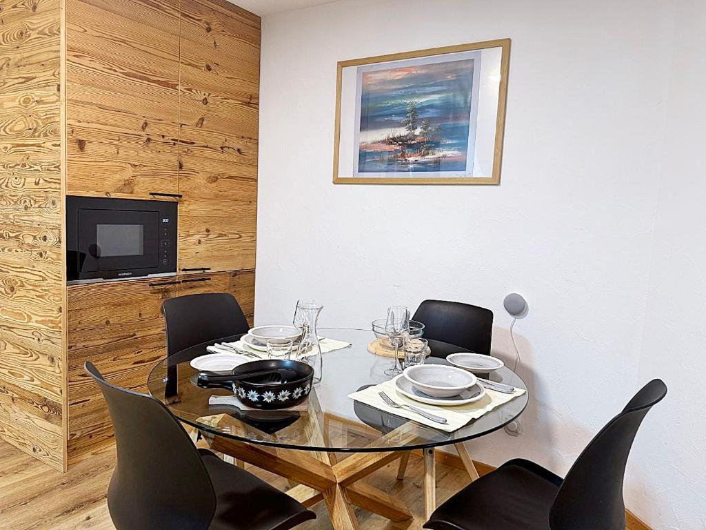 CB102-B - Bijou, Holz, zentral, mit Garage und Pool - 3