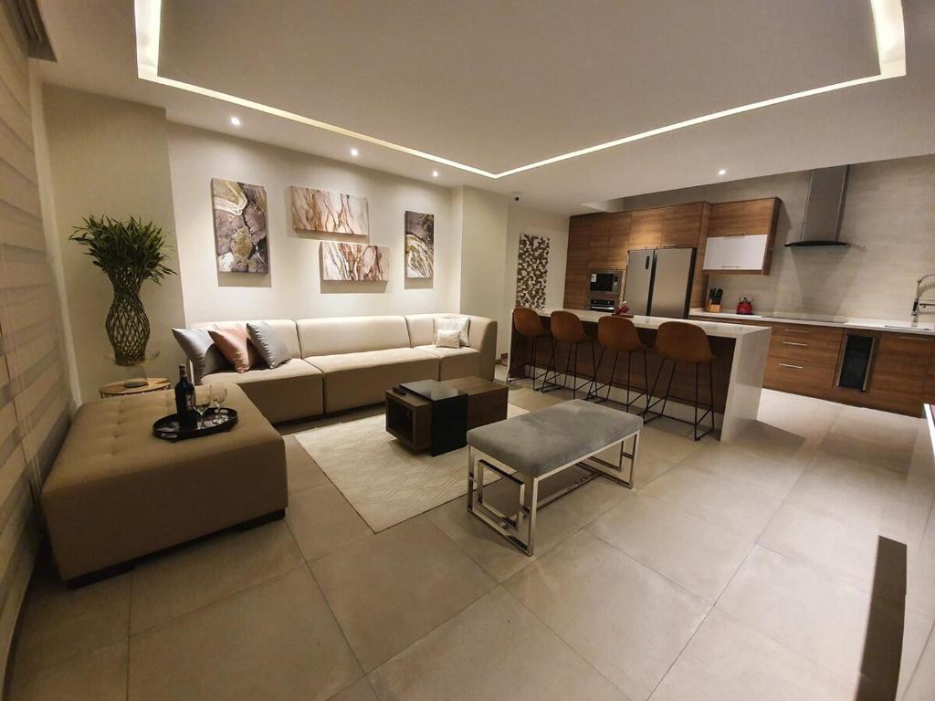 Modern and Cozy Suite - 2