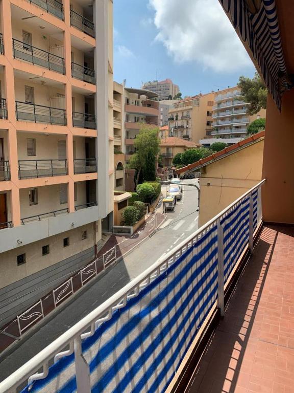 2 beds-2 full baths,AC, lift-balcony, parking - 5