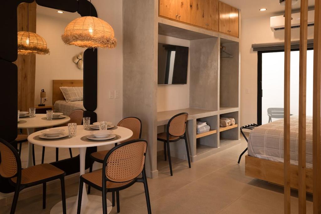 StudioPalma 202- Apartment near Downtown La Paz Cathedral with Daily cleaning & Parking - 2