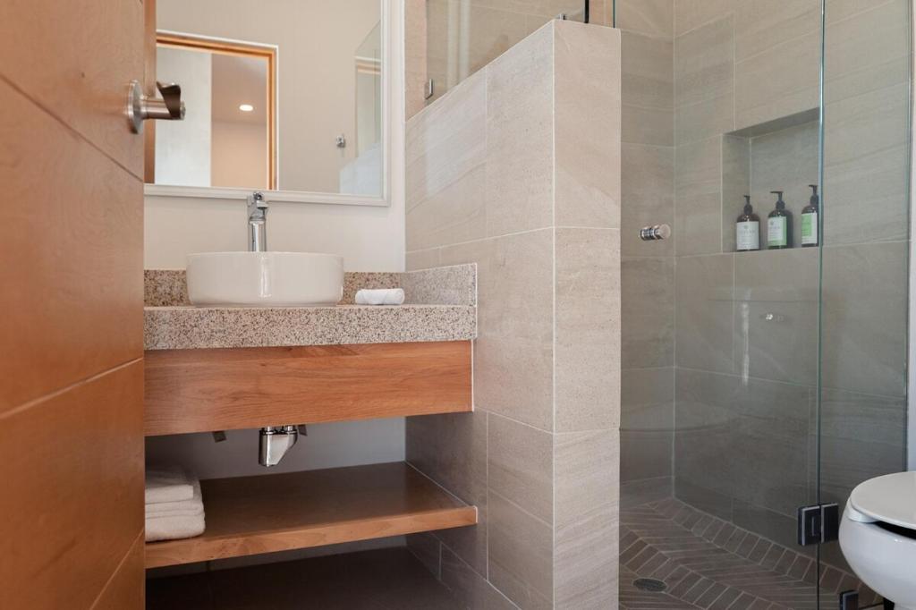 Palma Suite 302 in Downtown La Paz Downtown 2BR Suite with Parking & Pool - 5