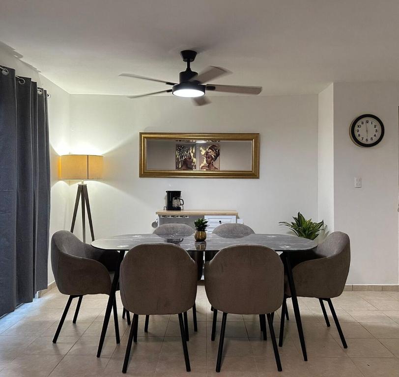Cómoda Casa en Apodaca Fracc Privado WiFi 6PPL a 10 min del Aeropuerto - 2
