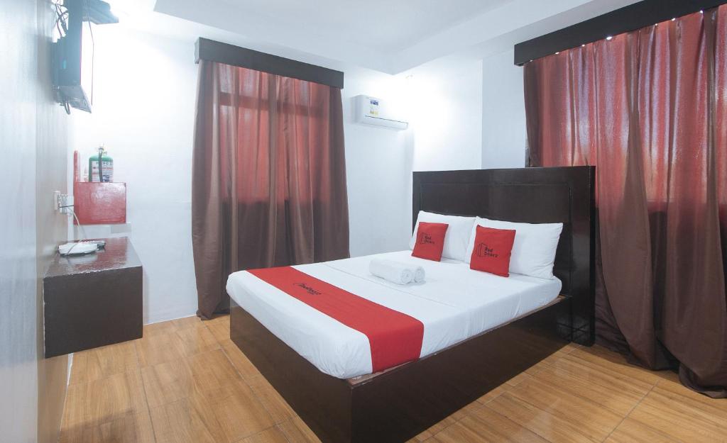 Bed, RedDoorz @ Junquera Extension Cebu in Cebu