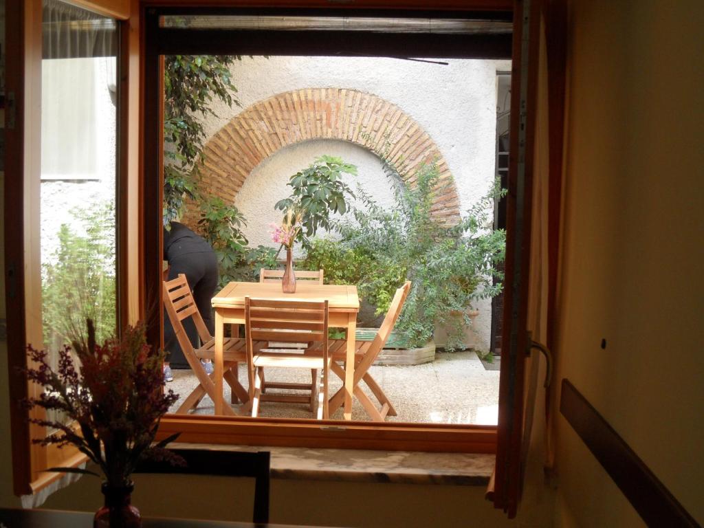 Colosseum Cottage - 2