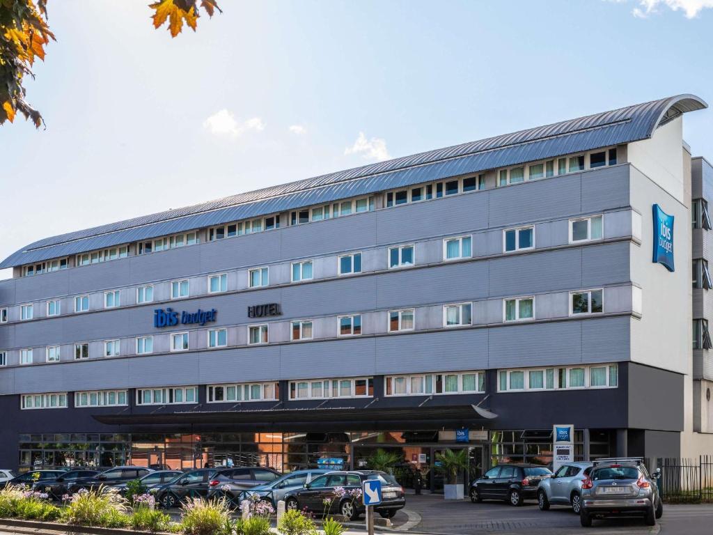 Exterior view, ibis budget Paris Porte de Pantin in Paris