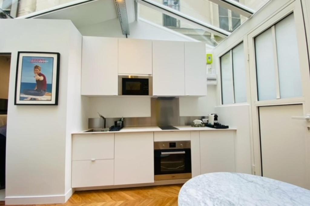 Warm 18m ideal for couple in Paris - 4