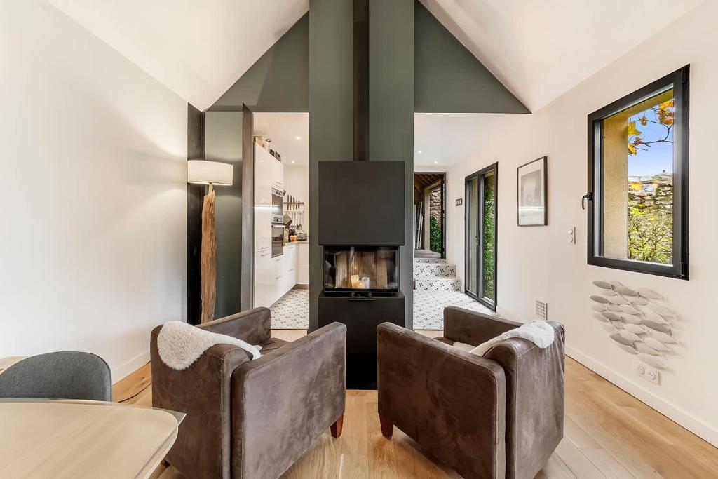 Les Marquises large renovated house with garden - 3