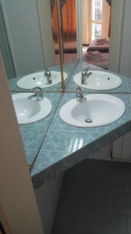 Family Hotel Rositsa photo