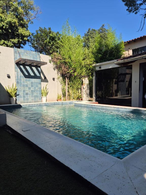 Casa moderna com piscina e edicula em Ciudad Del Este PY - 2
