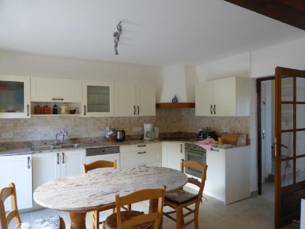 8COL12 Villa de caractère avec piscine privée - 5