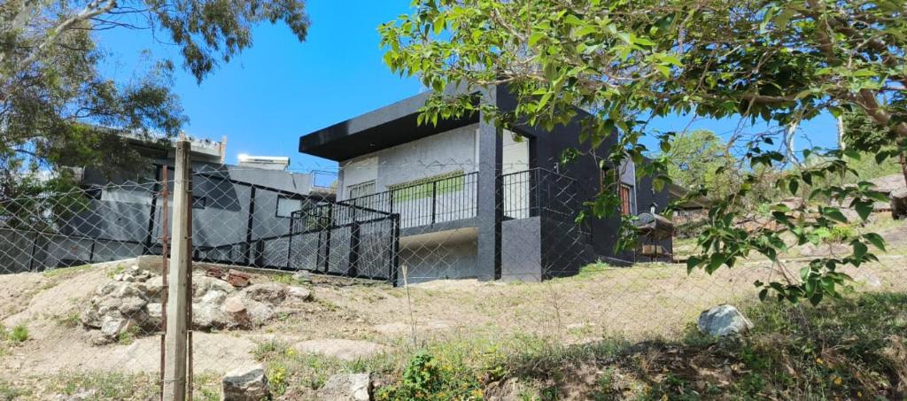 Casa frente al río - 3