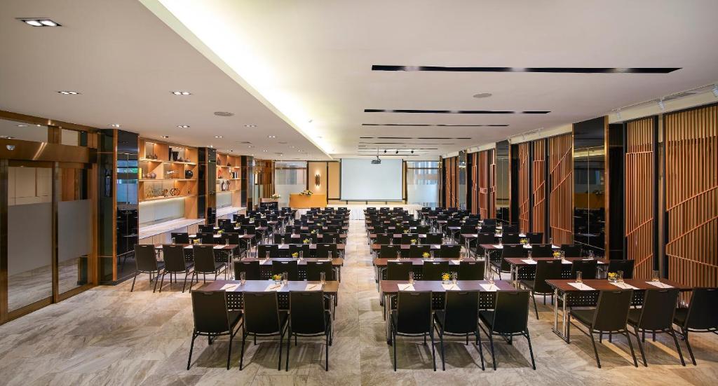 غرفة الاجتماعات/الاحتفالات