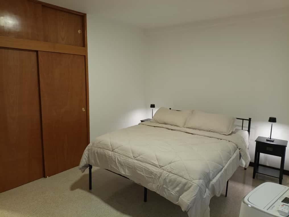 Apartamento Espacioso Como Nuevo con 2 Habitaciones y a 5 minutos de San Bernardino con Ascensor Operativo - 4