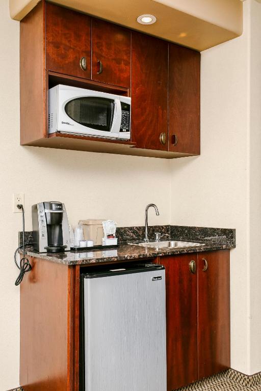 Holiday Inn & Suites Lloydminster By IHG