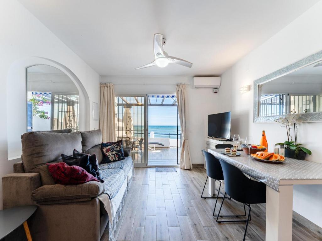 Modern Beachfront Escape, Calahonda - 2