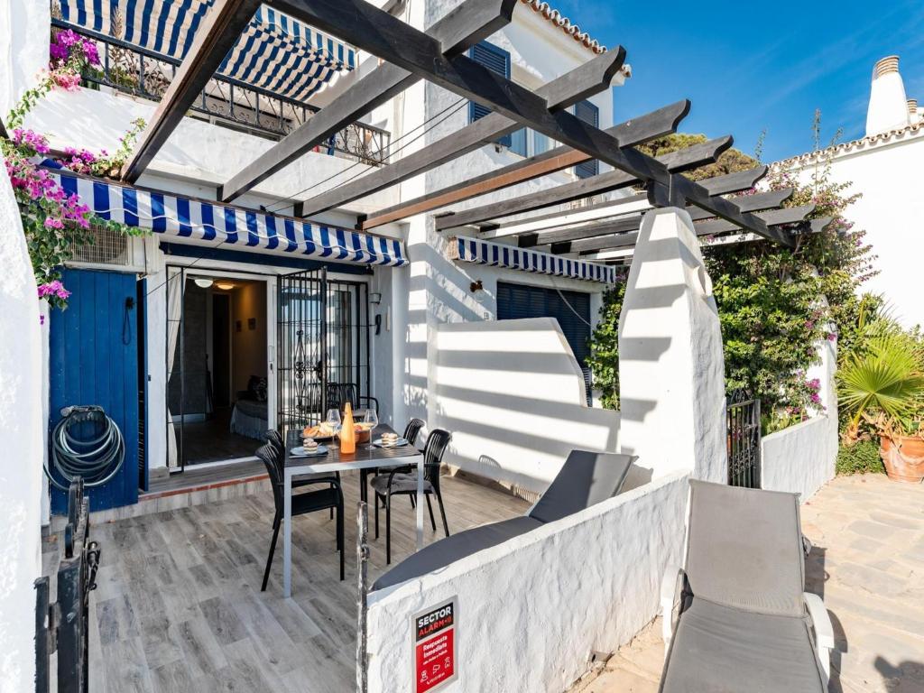 Modern Beachfront Escape, Calahonda - 1